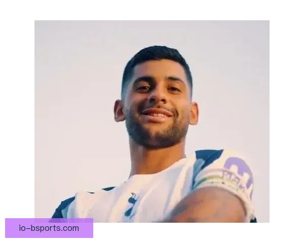 罗梅罗坐镇热刺防线表现稳健屡次入选英超最佳阵容成后防定海神针